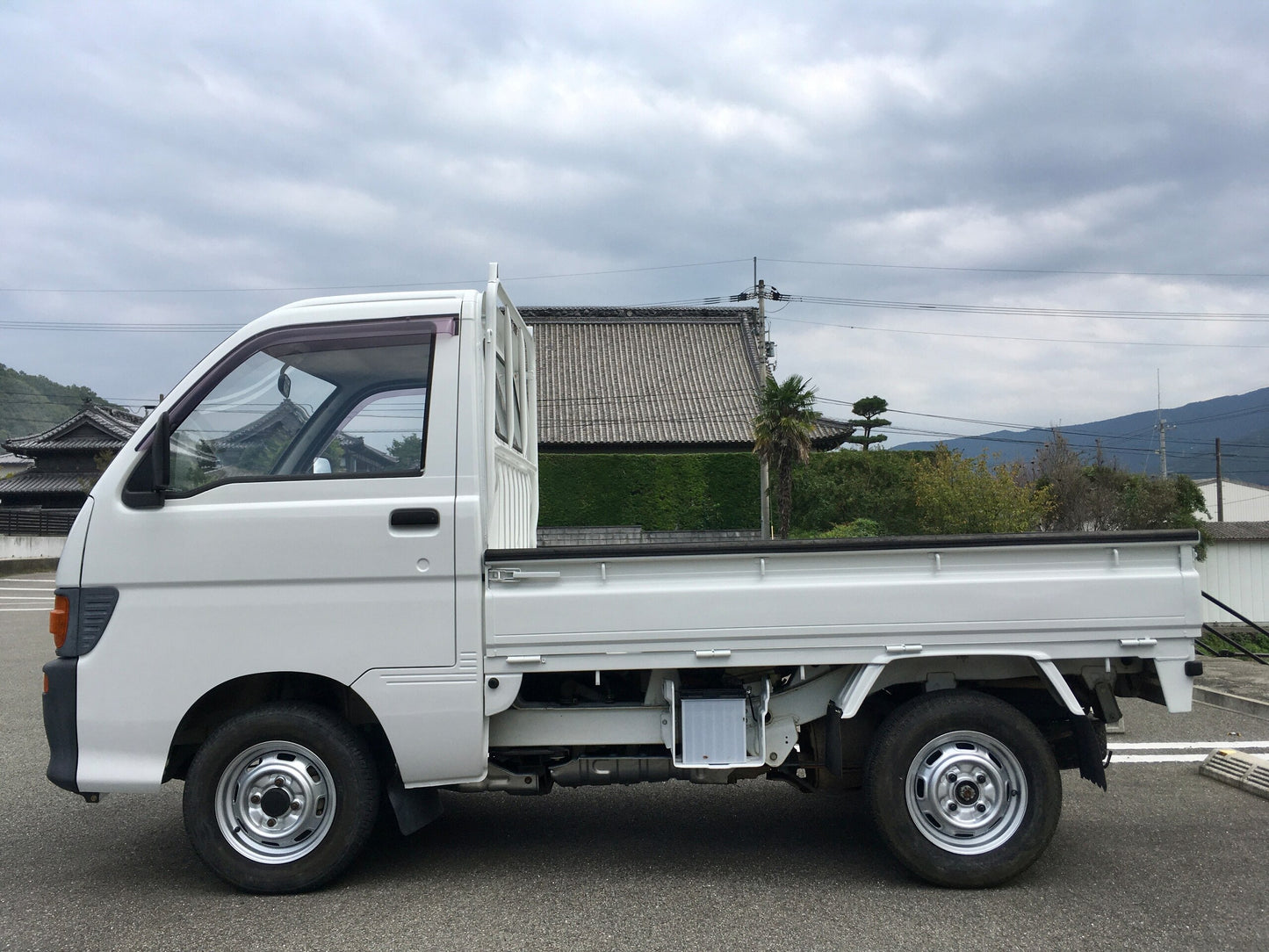 Daihatsu kei truck HiJet 660 4WD Fully repainted