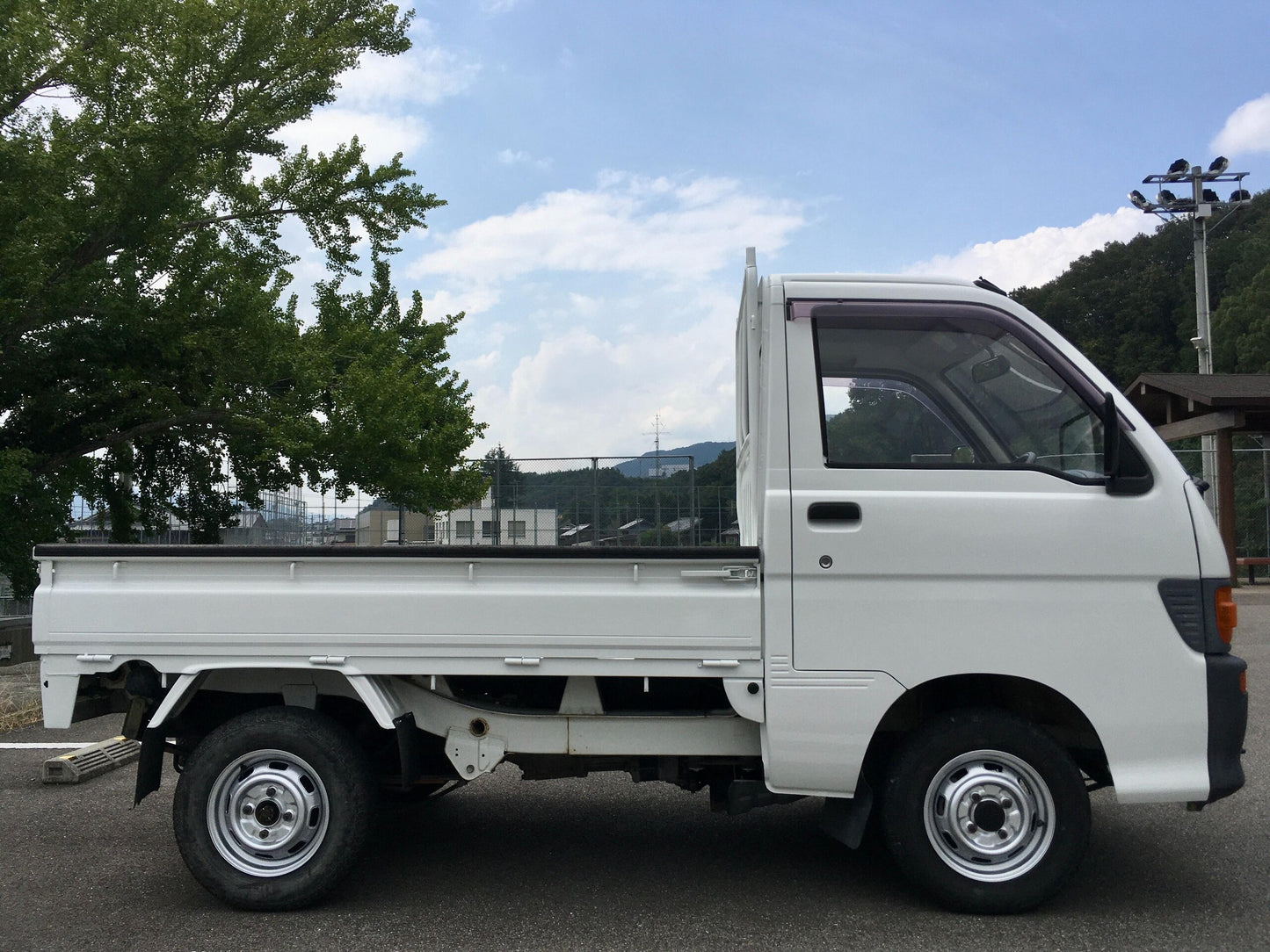 Daihatsu kei truck HiJet 660 4WD Fully repainted